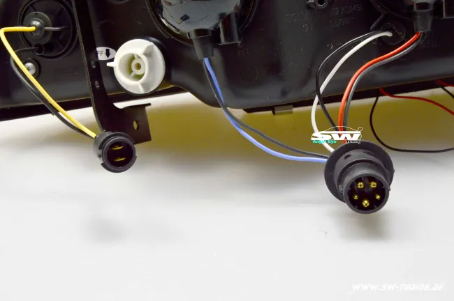 Angel Eye Scheinwerfer für AUDI A4 B5 95-98 LED Standlichtringe chrom