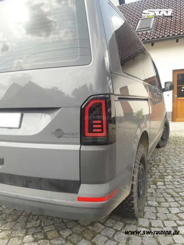 SW-Celi LED Rückleuchten für VW T6 Typ SG 16-20 Black/smoke White-Lightbar
