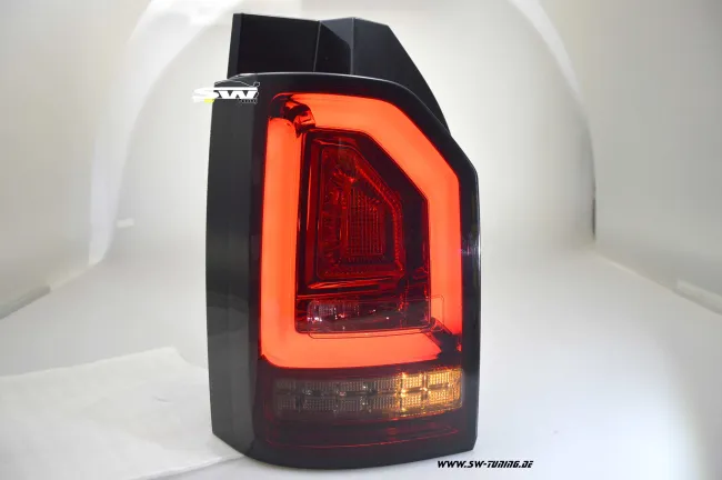 SW-Celi LED Rückleuchten für VW T6 Typ SG 16-20 red/smoke mit Wischblinker für Werks LED