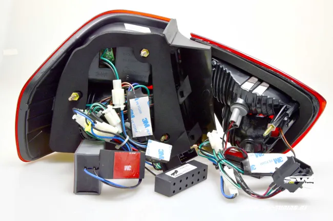 SWCeli LED Rückleuchten für 3er BMW E90 Limo 05-08 red/red Lightbar (nicht 335d)