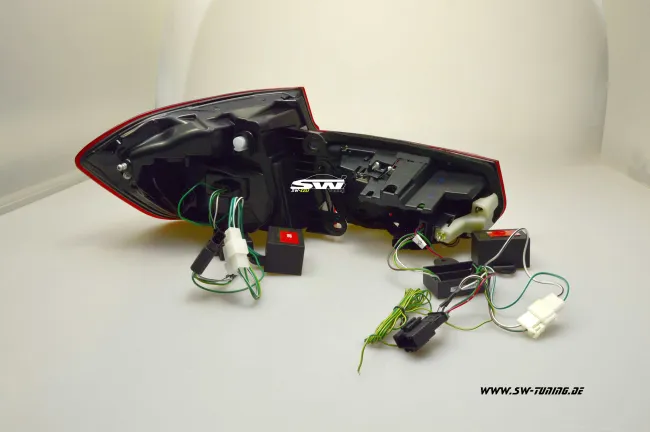 SWCeli LED Rückleuchten für 3er BMW F30 Limo 12-18 red LED Lightbar
