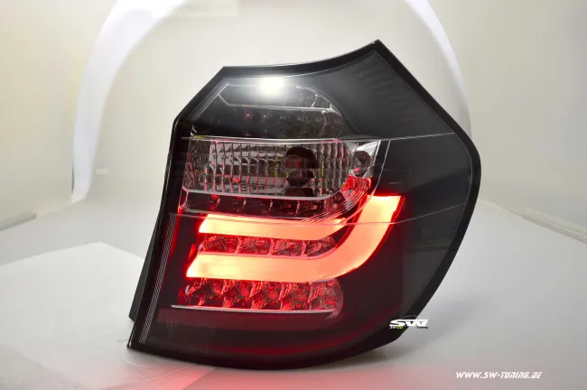 SW-Celi LED Rückleuchten BMW 1er E81/E87 04-07 Black/clear Lightbar