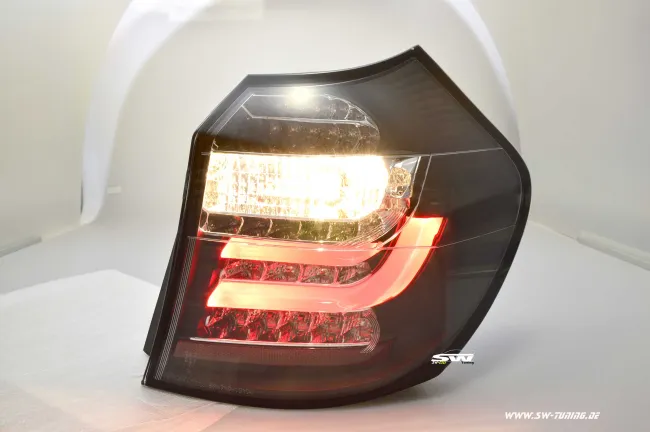 SW-Celi LED Rückleuchten BMW 1er E81/E87 04-07 Black/clear Lightbar