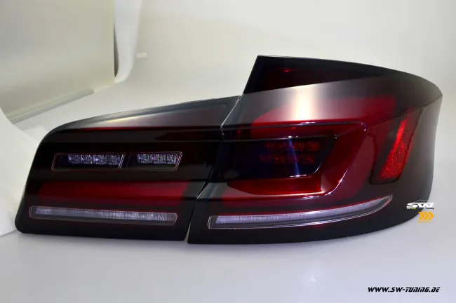 SW-Celi LED Rückleuchten für BMW 5er F10 Limousine 4Türer 10-17 red/smoke Lightbar Wischblinker