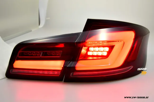 SW-Celi LED Rückleuchten für BMW 5er F10 Limousine 4Türer 10-17 red/smoke Lightbar Wischblinker