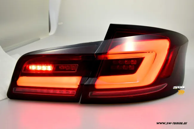 SW-Celi LED Rückleuchten für BMW 5er F10 Limousine 4Türer 10-17 red/smoke Lightbar Wischblinker
