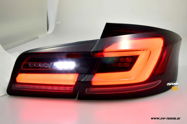 SW-Celi LED Rückleuchten für BMW 5er F10 Limousine 4Türer 10-17 red/smoke Lightbar Wischblinker