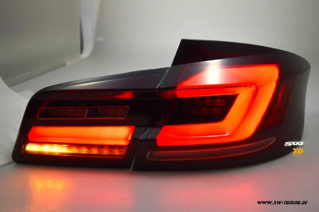 SW-Celi LED Rückleuchten für BMW 5er F10 Limousine 4Türer 10-17 red/smoke Lightbar Wischblinker