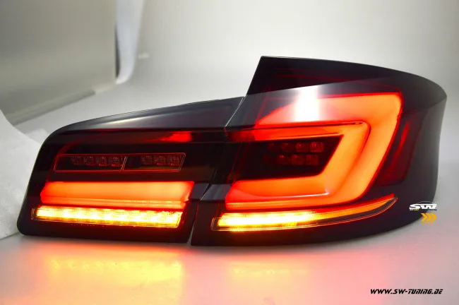 SW-Celi LED Rückleuchten für BMW 5er F10 Limousine 4Türer 10-17 red/smoke Lightbar Wischblinker