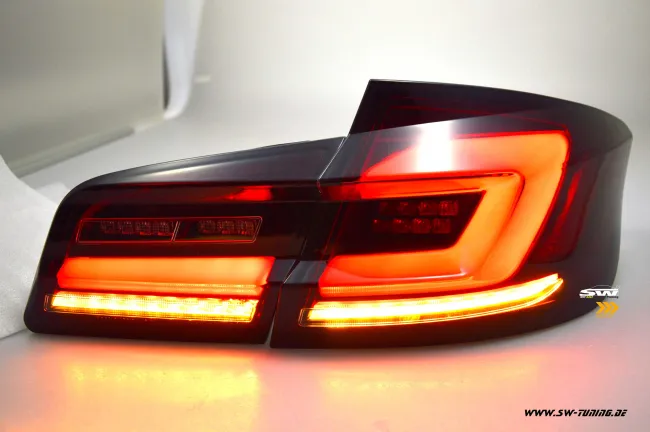 SW-Celi LED Rückleuchten für BMW 5er F10 Limousine 4Türer 10-17 red/smoke Lightbar Wischblinker