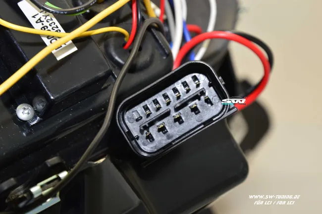 SW angel eye Xenon headlights suitable for BMW E53 LCI 03-07 X5 Facelift LED halo rims black