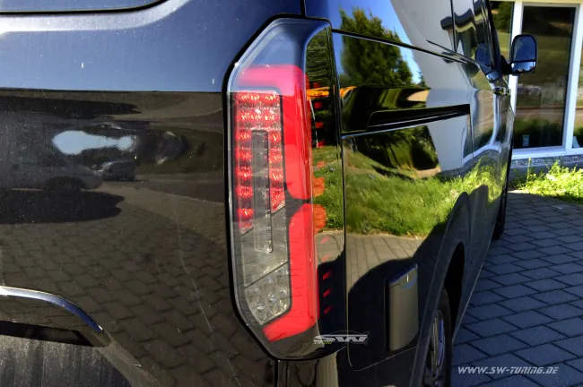 Tuning LED Rückleuchte mit LED Bremslicht am Fahrzeug passend beim Transit Custom Tourneo Custom MK2 V710