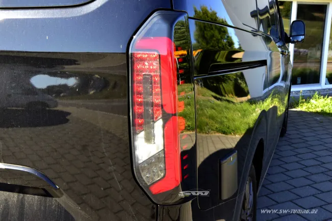 Tuning LED Rückleuchte mit LED Bremslicht Standlicht und Rückfahrlicht am Fahrzeug passend beim Transit Custom Tourneo Custom MK2 V710